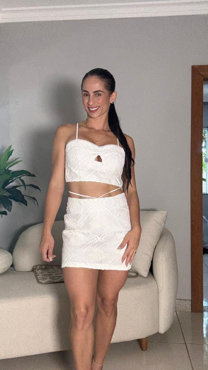 CONJUNTO SAIA E TOP BORDADO