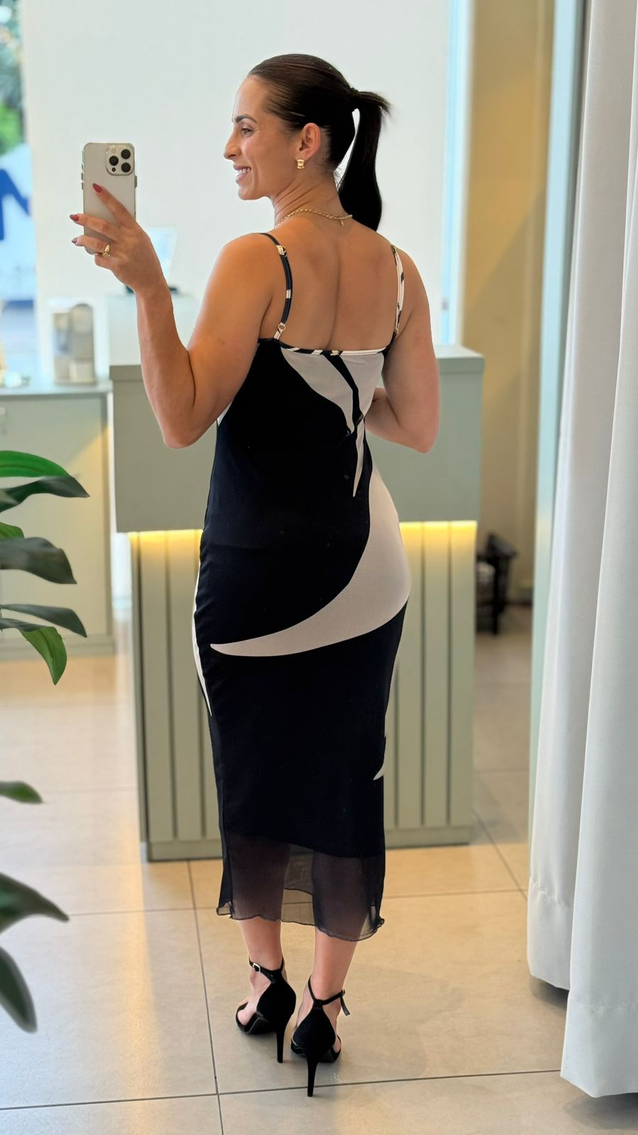 VESTIDO MIDI ESTAMPADO COM ALÇAS FINAS
