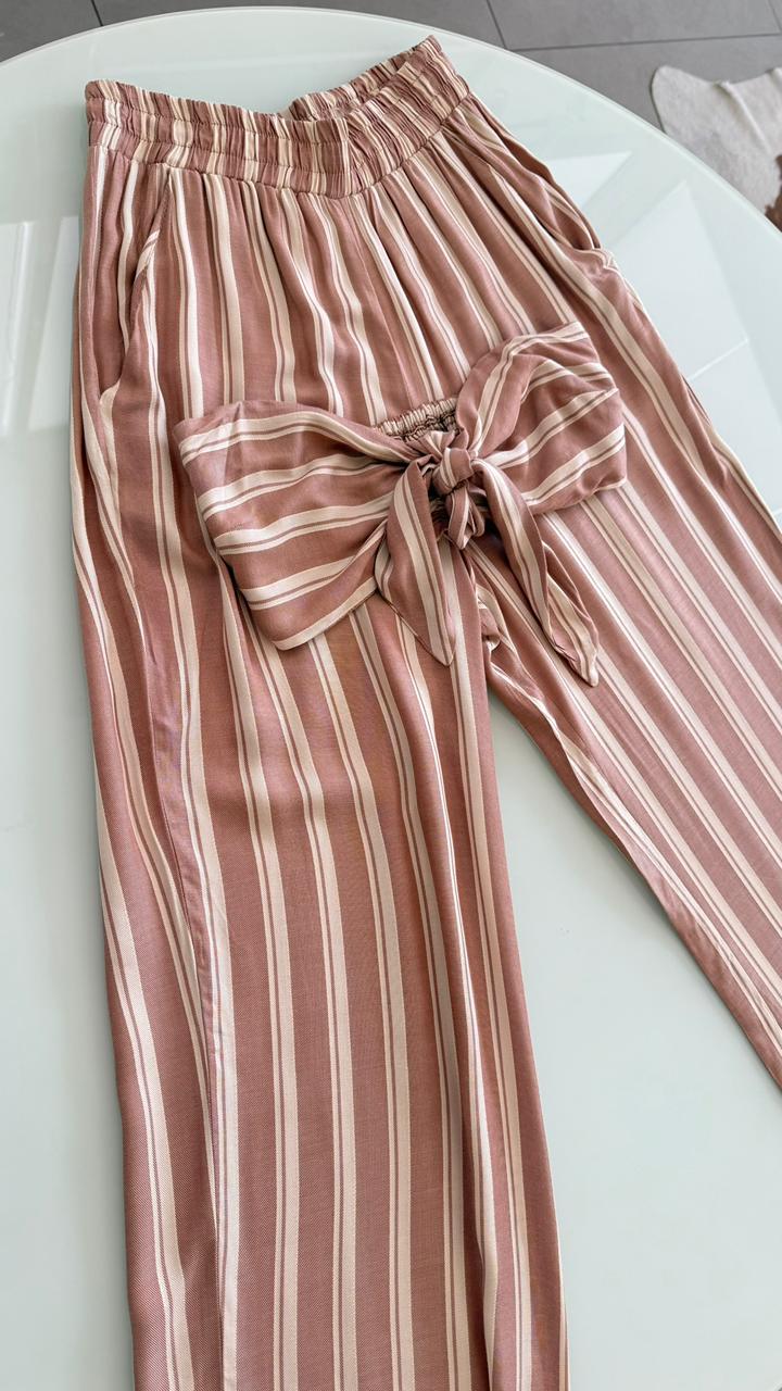 CONJUNTO CALÇA E CROPPED LISTRADO